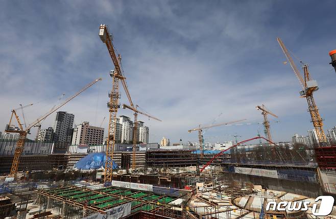 서울 건설현장 모습. 2023.3.14/뉴스1 ⓒ News1 송원영 기자