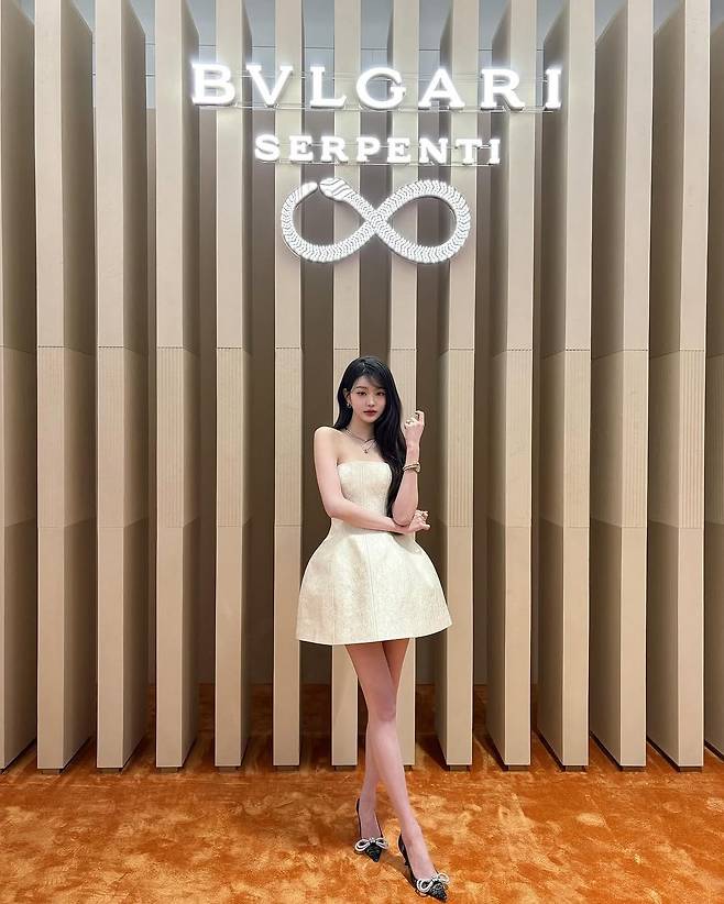 487032604_18054675950587664_3853186393905953301_n.jpg 장원영 인스타 불가리 행사 오프숄더 사진 모음 (+영상)