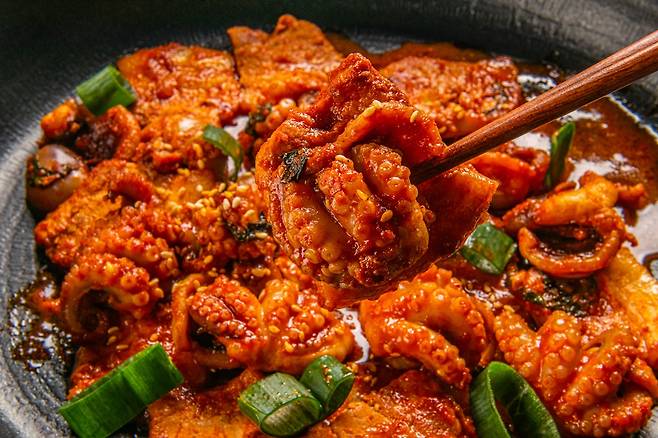 주꾸미는 체내 콜레스테롤 수치를 내려주는 타우린을 다량 함유해 돼지고기와 궁합이 좋다./사진=클립아트코리아