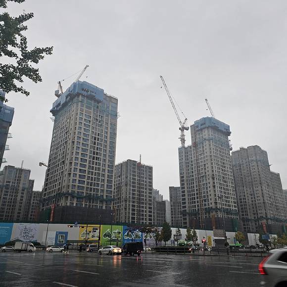 잠실래미안아이파크 조합원 단체가 전체 공사비에 대한 검증을 공개 요구하며 논란이 한층 고조되고 있다. 사진은 지난해 10월 잠실래미안아이파크 공사현장 2024.10.18 [사진=이효정 기자 ]