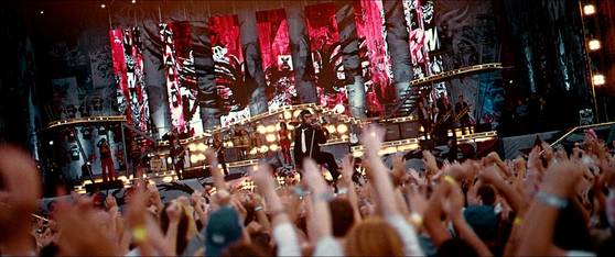 영화 '베러맨'은 주인공 로비 윌리엄스를 침팬지로 표현한 독특한 뮤지컬 영화다. 사진 찬란