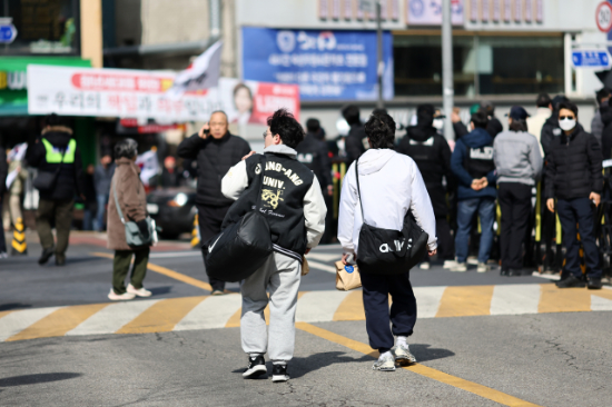 서울의 한 대학교 정문 앞. (사진=연합뉴스)
