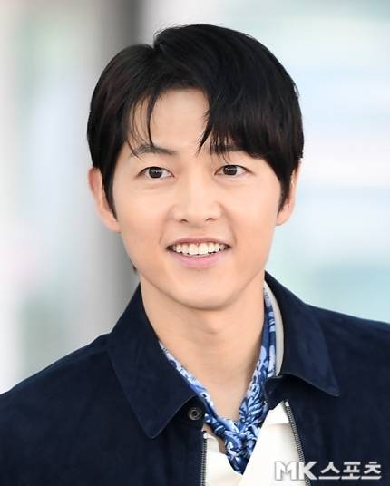 배우 송중기가 4월 1일 오전, 중국 상하이 일정을 위해 인천국제공항을 통해 출국했다. 사진=천정환 기자