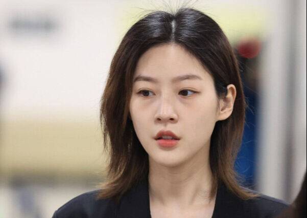 故 김새론의 친구들이 김수현의 미성년 교제 의혹 부인에 대한 성명서를 준비하고 있는 것으로 전해졌다. 연합뉴스