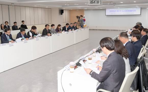 2일 오전 광주시청 중회의실에서 ‘2025년 제2차 노사민정협의회’ 회의가 열렸다. 광주광역시 제공
