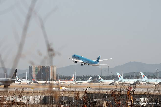 α1 II + FE 70-200mm F2.8 GM OSS II || 200mm(환산 300mm), F5.0, 1/1000s, ISO 100 (색감과 밝기를 보정한 사진)