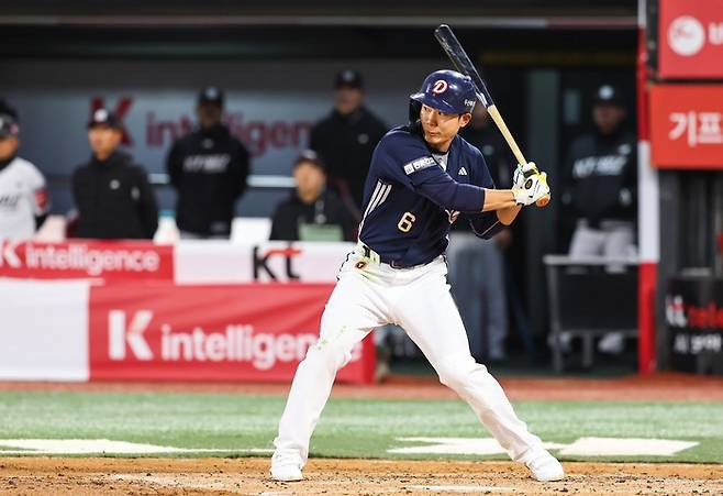 두산 오명진이 2일 서울 잠실구장에서 열린 2025 KBO리그 키움전에서 데뷔 첫 안타를 기록했다. 사진 | 두산 베어스