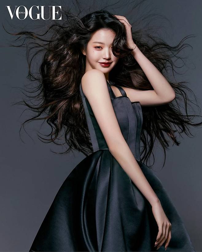 23.jpg 오늘자 케라스타즈 팝업스토어 방문한 장원영