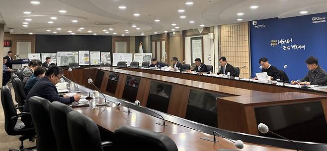 전남도는 지난 2일 주거정책심의위원회를 열어 '전남형 만원주택' 2차 사업 대상지로 곡성, 장흥, 강진, 영암 등 4개 군(207호)을 선정했다. 전남도 제공