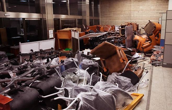 지난해 12월3일 비상계엄이 발생한 뒤 국회 내부를 찍은 사진. 정윤석 감독 촬영