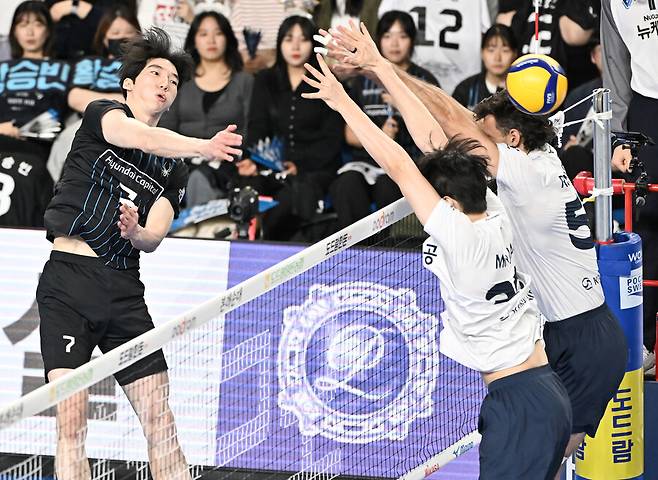 현대캐피탈 허수봉(왼쪽). 한국배구연맹 제공