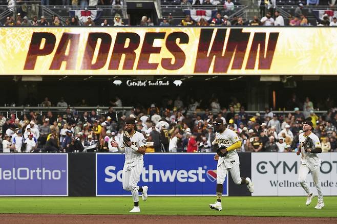 <yonhap photo-4401="">올 시즌 초반 상승세가 심상치 않은 샌디에이고 파드리스. [AP=연합뉴스]</yonhap>