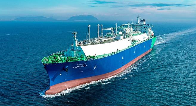 한화오션이 회사가 건조한 200번째 LNG 운반선인 '레브레사'호를 SK해운에 인도했다고 20일 밝혔다. 사진은 한화오션이 건조한 LNG 운반선. 2025.2.20. 사진=연합뉴스