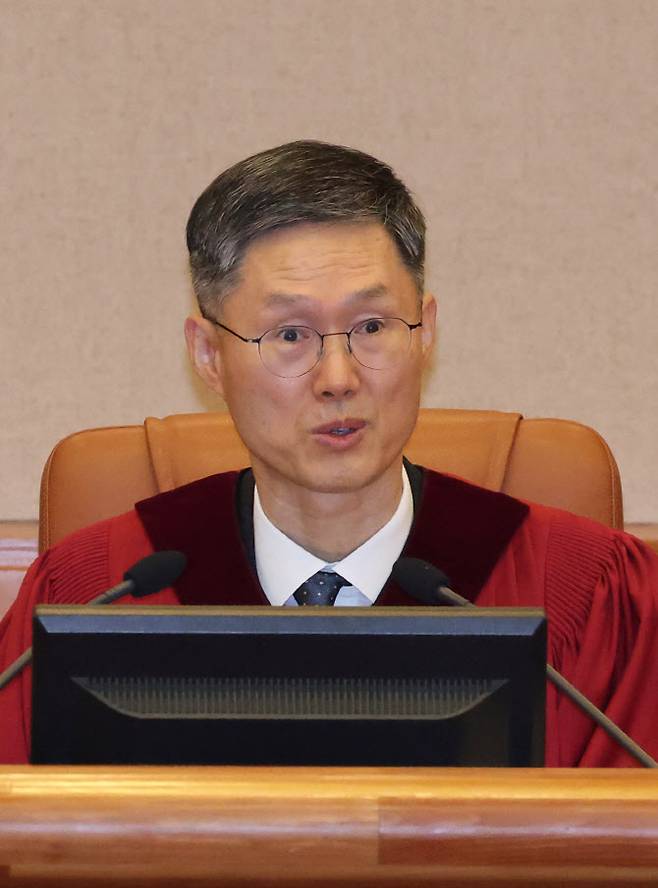 문형배 헌법재판소장 권한대행이 14일 서울 종로구 헌법재판소에서 열린 윤석열 대통령 탄핵심판 사건 첫 변론기일에서 발언하고 있다.(사진=연합뉴스)
