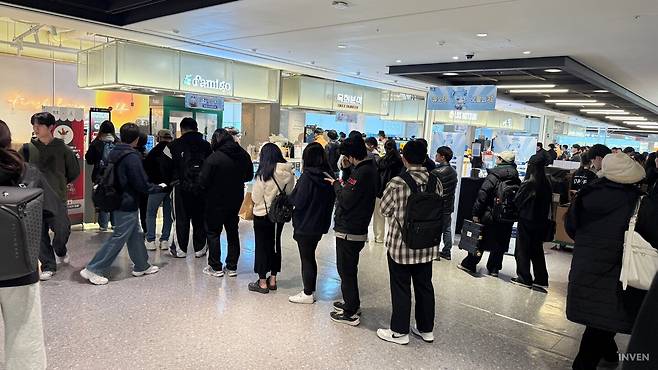 ▲ 그러는 사이에 콜라보 메뉴가 마련된 식당가