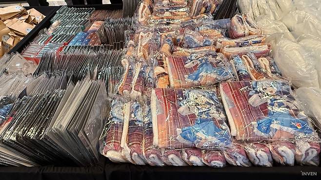 ▲ 한 번 노려볼 만한 굿즈들이 한가득 모여있다