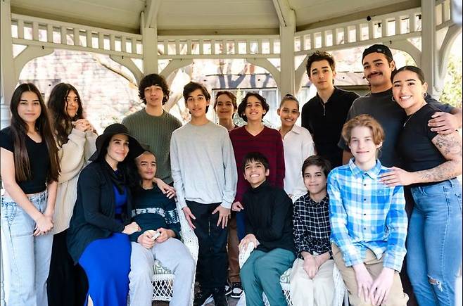 [뉴시스]'옥토맘' 나탈리 슐먼과 그 자녀들(사진=라이프타임) 2025.4.3 *재판매 및 DB 금지