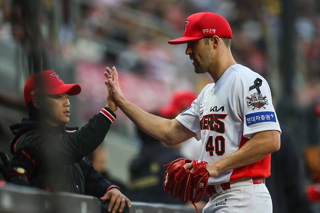 ▲ 3일 광주 삼성전에서 7이닝 무실점 역투로 팀의 3-1 승리를 이끈 제임스 네일 ⓒKIA타이거즈