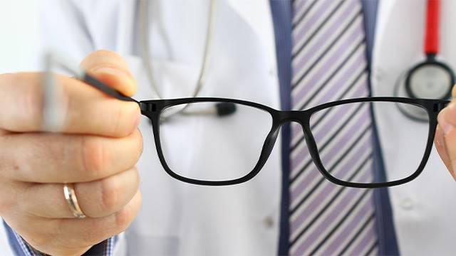 성공적인 렌즈삽입술을 위해서는 사전에 철저한 검사가 필요하다｜출처: 게티이미지뱅크