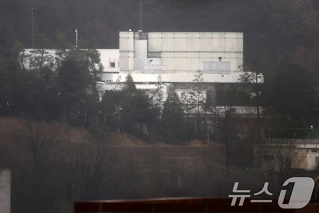 헌법재판소의 윤석열 전 대통령에 대한 파면 선고가 하루 지난 5일 서울 용산구 한남동 대통령 관저가 적막한 모습을 보이고 있다. 2025.4.5/뉴스1 ⓒ News1 이동해 기자