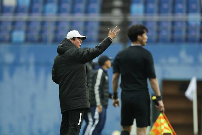 대전월드컵경기장/ K리그1/ 대전하나시티즌 vs 전북현대모터스/ 대전 황선홍 감독/ 사진 정재훈