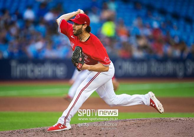 ▲ 두산은 해치가 한 시즌을 버티기에는 몸에 불안 요소가 있다고 봤고, 해치는 이제 그 능력을 증명해야 한다. 사진은 토론토 시절의 토마스 해치