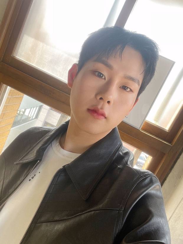 주헌
