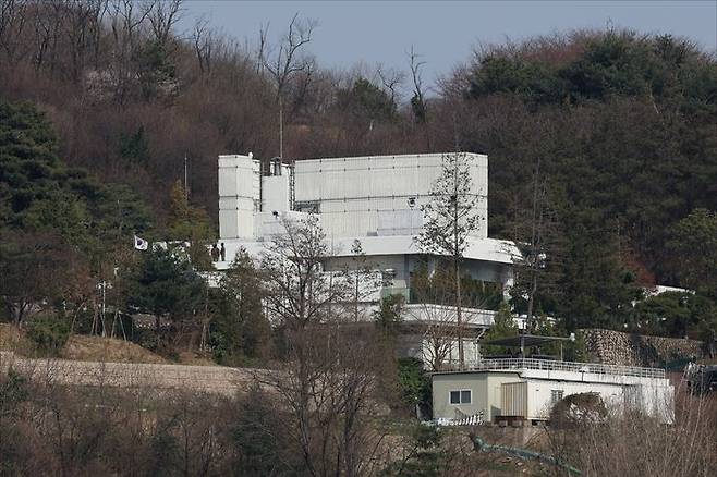 윤석열 전 대통령의 탄핵이 인용된 4일 서울 용산구 한남동 대통령 관저에 적막함이 흐르고 있다. ⓒ데일리안 홍금표 기자