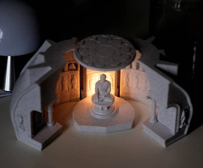 국립중앙박물관 굿즈 '뮷즈'의 대표 상품인 '석굴암 조명'. 국립박물관문화재단 제공