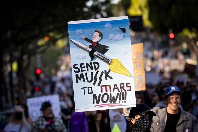 5일(현지시간) 미국 로스앤젤레스(LA)에서 벌어진 트럼프 반대 시위. AFP연합뉴스