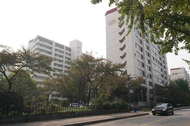 5일 서울시 강남구 압구정동 영동한양1차 전용 49㎡ 매물이 39억원에 시장에 나왔다. [출처=네이버 부동산]