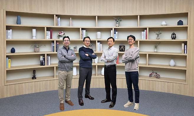 왼쪽부터 이형철 상무, 김성현 상무, 황성준 수석연구원, 김효진 수석연구원. 삼성전자