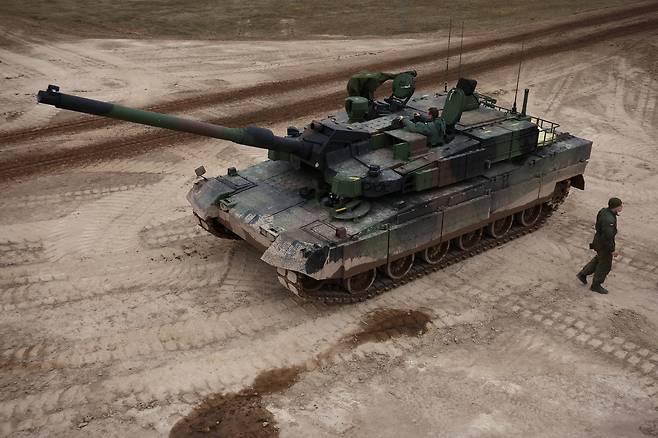 폴란드군 K-2 전차가 기동훈련을 앞두고 대기하고 있다. 세계일보 자료사진