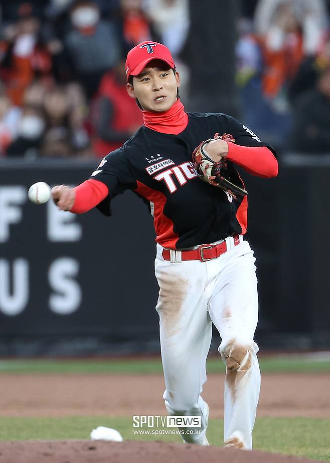 ▲ 4일 잠실 LG전을 앞두고 사실상 문책성 2군행이 결정된 홍종표 ⓒ곽혜미 기자