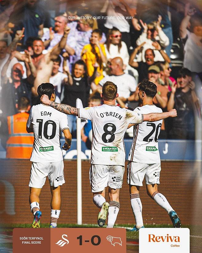 ▲ 한국 축구대표팀 차세대 공격수 엄지성(맨 왼쪽)이 시즌 2호골도 결승골로 뽑아내며 스완지 시티의 '강등권 거리두기'에 일조했다. ⓒ 연합뉴스