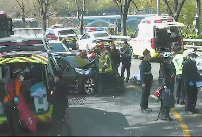 울산 4중 충돌 사고 현장 [울산소방본부 제공. 재판매 및 DB 금지]