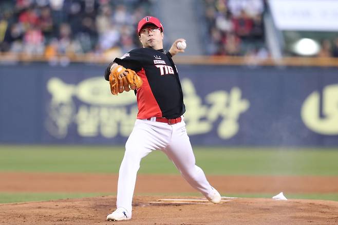 KIA 양현종이 4일 잠실구장에서 열린 2025 KBO리그 LG전에 선발 등판해 역투하고 있다. 사진 | KIA 타이거즈