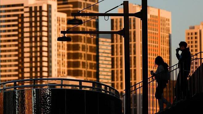 현지 언론은 러시아가 트럼프 대통령의 관세 부과 대상국에 포함되지 않은 점에 대해 "서방의 많은 이들이 실망"했다고 전했다