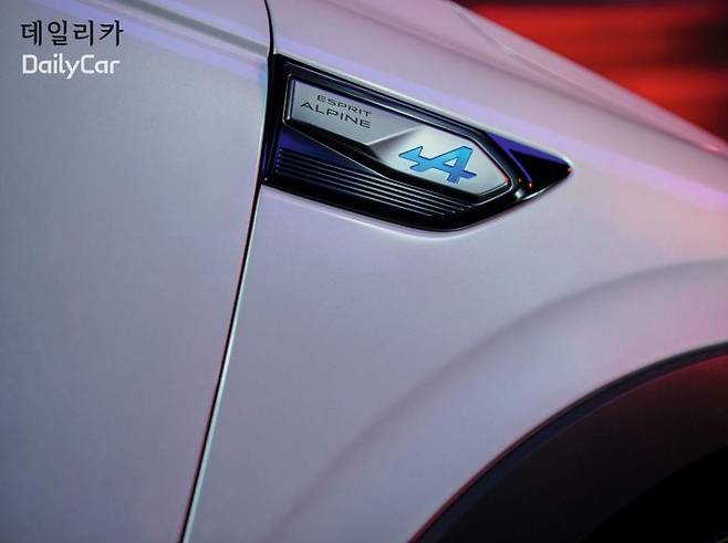 2026년형 르노 아르카나 에스프리 알핀(esprit Alpine) (사이드 엠블리셔)