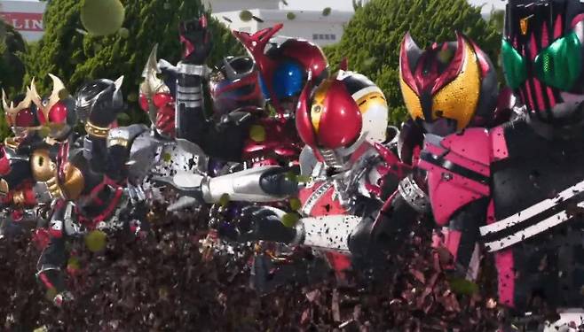 CjbEsMt9o8ar5fmqpIQIQWVoZzp-IgZA3JZak2J9uCNBmrz_o9maeAXC7b10wspQuh9u4iszhmoFU7YwbERI5nwvNCp_a8ndYNqN1VVLRudwC6PXScpAcjClDYlVT9CNaRZlWywYFe6TWZVbPfLqPA.webp.ren.jpg 스압) 역대 가면라이더들의 \'최종 폼\' 모음집 . jpg