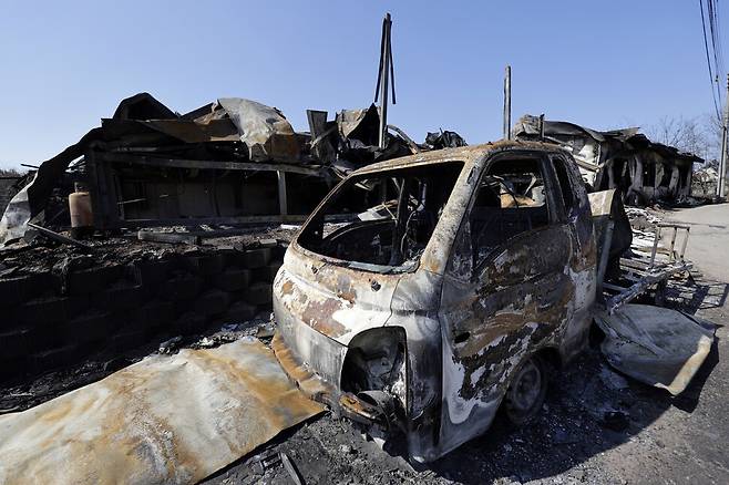 2025년 4월1일 경북 영덕군 영덕읍 노물항 마을이 이번 산불로 인해 큰 피해를 당한 모습. 김명진 기자&nbsp;