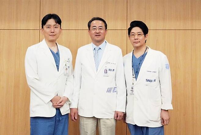 왼쪽부터 분당서울대병원 이비인후과 송재진, 구자원, 최병윤 교수/사진=분당서울대병원 제공