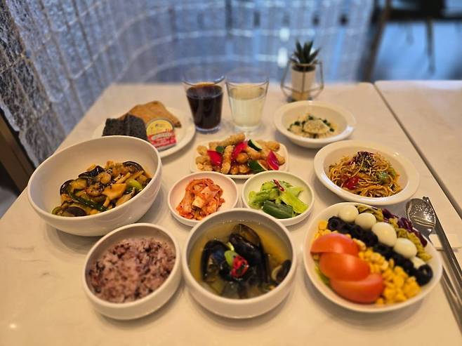 4월 5일 중식으로 제공된 중화특식 메뉴 사진=신세계푸드