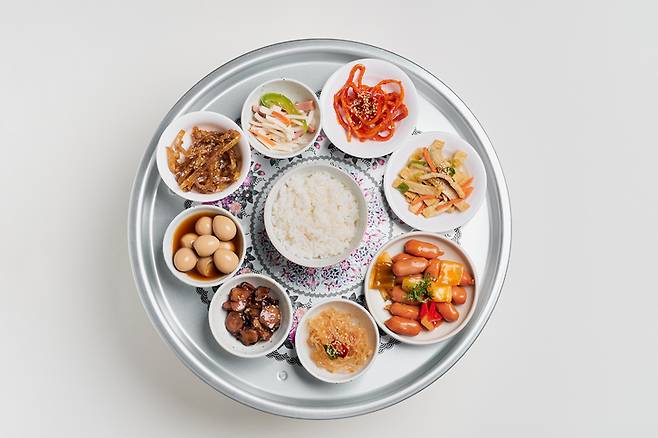 평소 자신의 반찬까지 챙겨주던 20년 지기를 살해한 60대 남성이 징역 35년을 선고받았다. 기사 이해를 돕기 위한 사진./사진=게티이미지뱅크