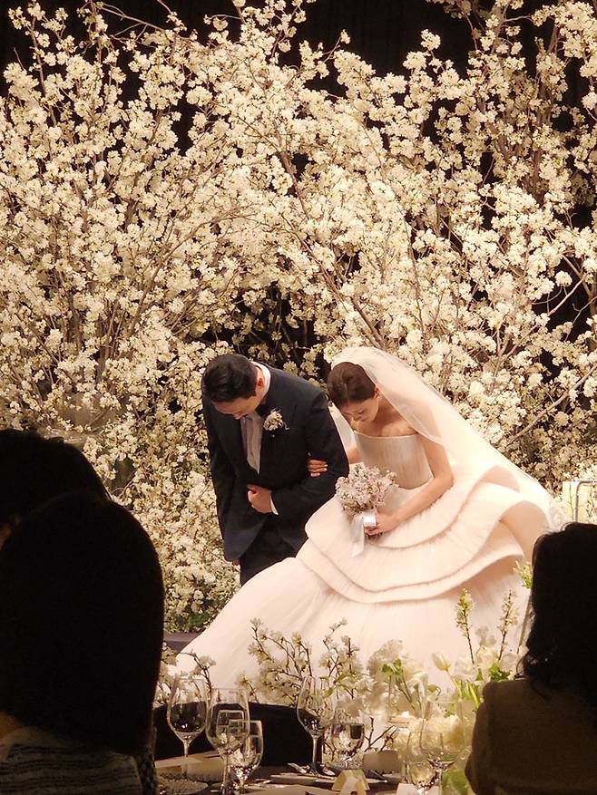 티아라 효민이 어제(6일) 결혼했다. 전보람 트위터