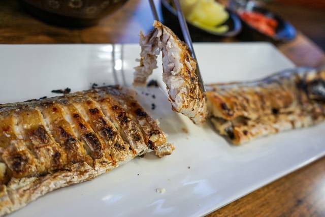 제주지사가 제주 여행에 대한 부정적인 사례로 1인분에 7~10만원인 갈치구이 음식값을 언급했다. 사진은 제주 갈치구이 예시. 게티이미지뱅크