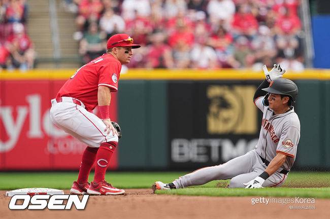 [사진] 샌프란시스코 이정후(오른쪽)가 2루 도루를 하고 있다. ⓒGettyimages(무단전재 및 재배포 금지)