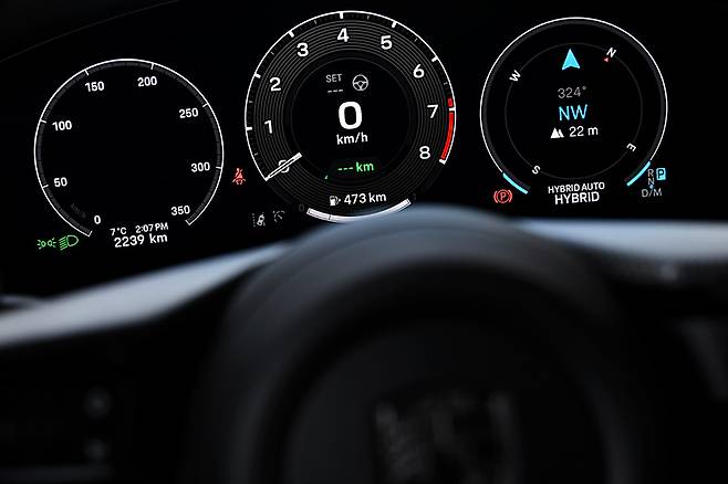 포르쉐 파나메라 터보 E-하이브리드. 사진 김학수 기자