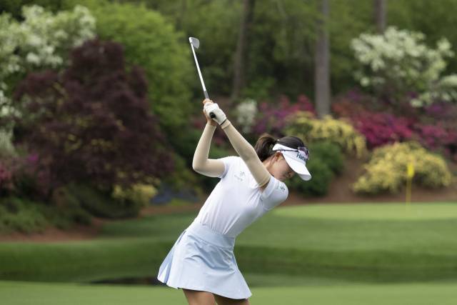오수민이 마스터스 대회 코스인 오거스타내셔널 골프클럽에서 연습 라운드를 하며 12번 홀 티샷을 하고 있다. 사진 제공=ANWA