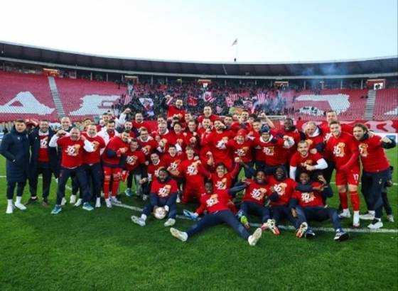 우승 후 기뻐하는 츠르베나 즈베즈다 선수들. /사진=즈베즈다 공식 SNS